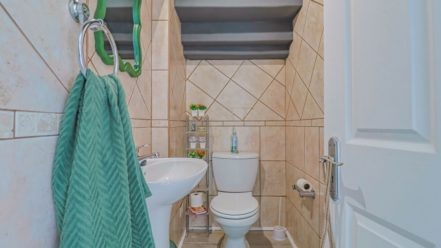 4 Bedroom Property for Sale in Boschdal North West